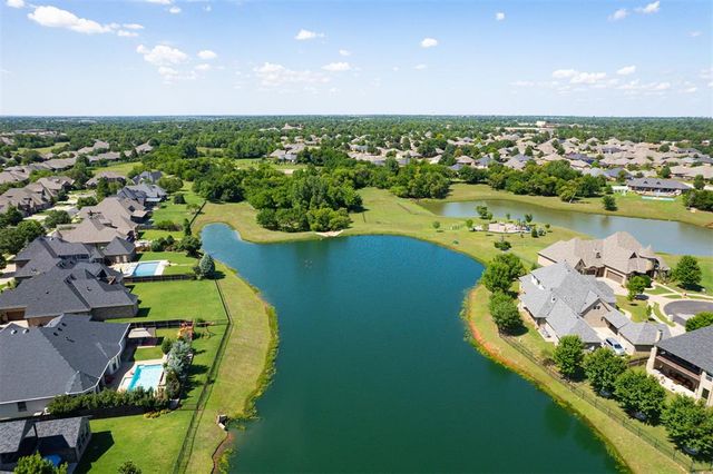 15504 Kestral Park Court, Edmond, OK 73013
