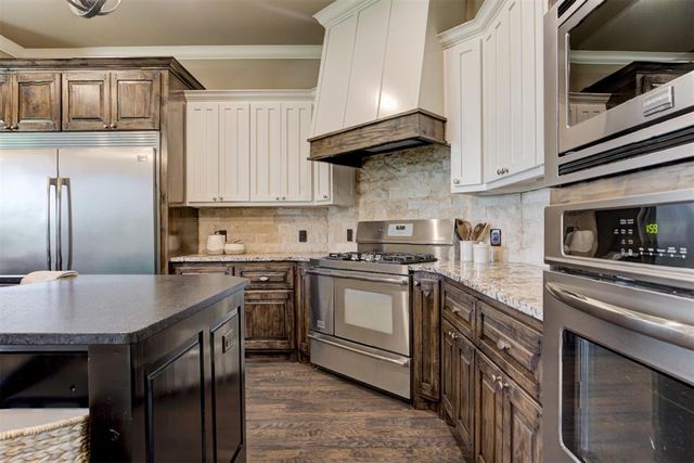 15504 Kestral Park Court, Edmond, OK 73013