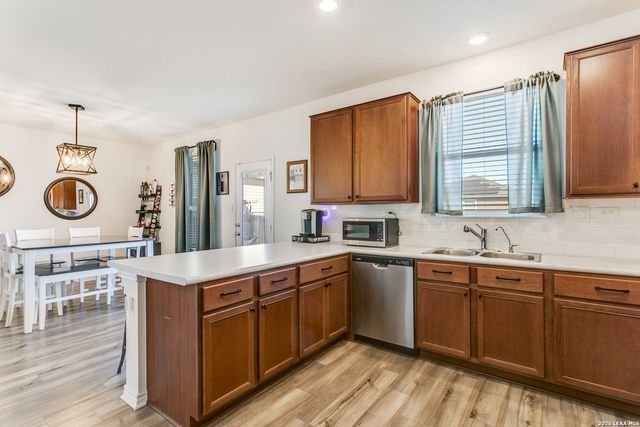 10513 Salitrillo Bend, Converse, TX 78109