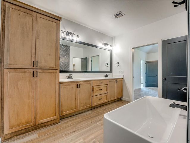 7405 NW 158th Street, Edmond, OK 73013