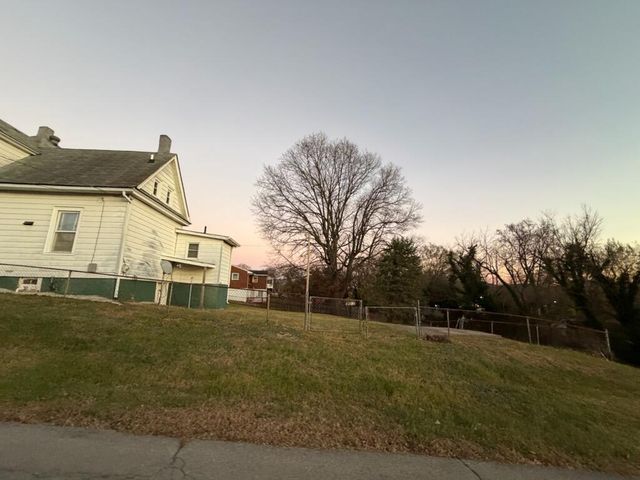 1730 MOORMAN AVE, Roanoke, VA 24017