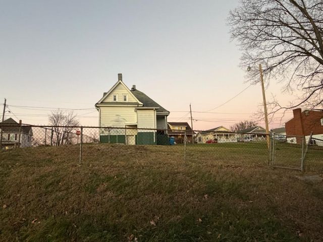 1730 MOORMAN AVE, Roanoke, VA 24017