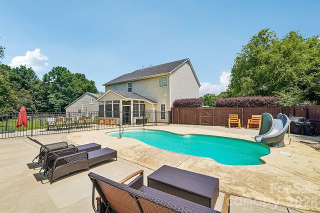 12900 Mccahan Lane, Huntersville, NC 28078
