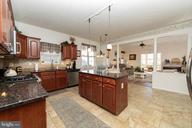 232 SNOWY EGRET LN, West Deptford, NJ 08086