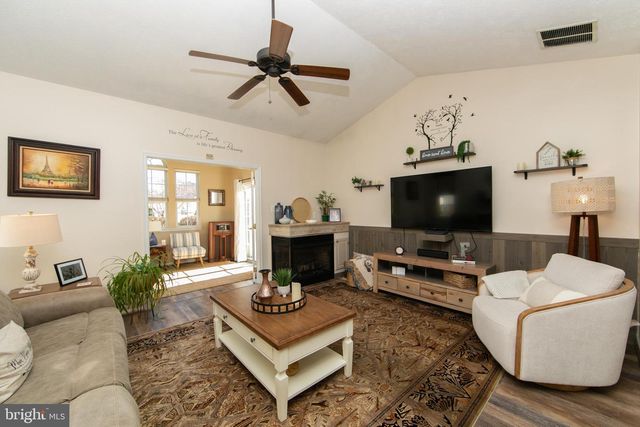 232 SNOWY EGRET LN, West Deptford, NJ 08086