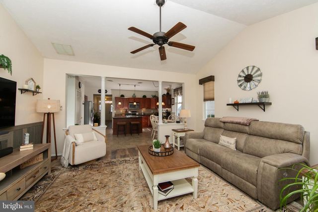 232 SNOWY EGRET LN, West Deptford, NJ 08086