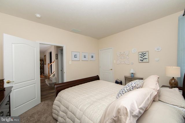 232 SNOWY EGRET LN, West Deptford, NJ 08086