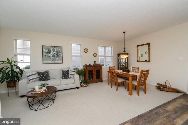 232 SNOWY EGRET LN, West Deptford, NJ 08086