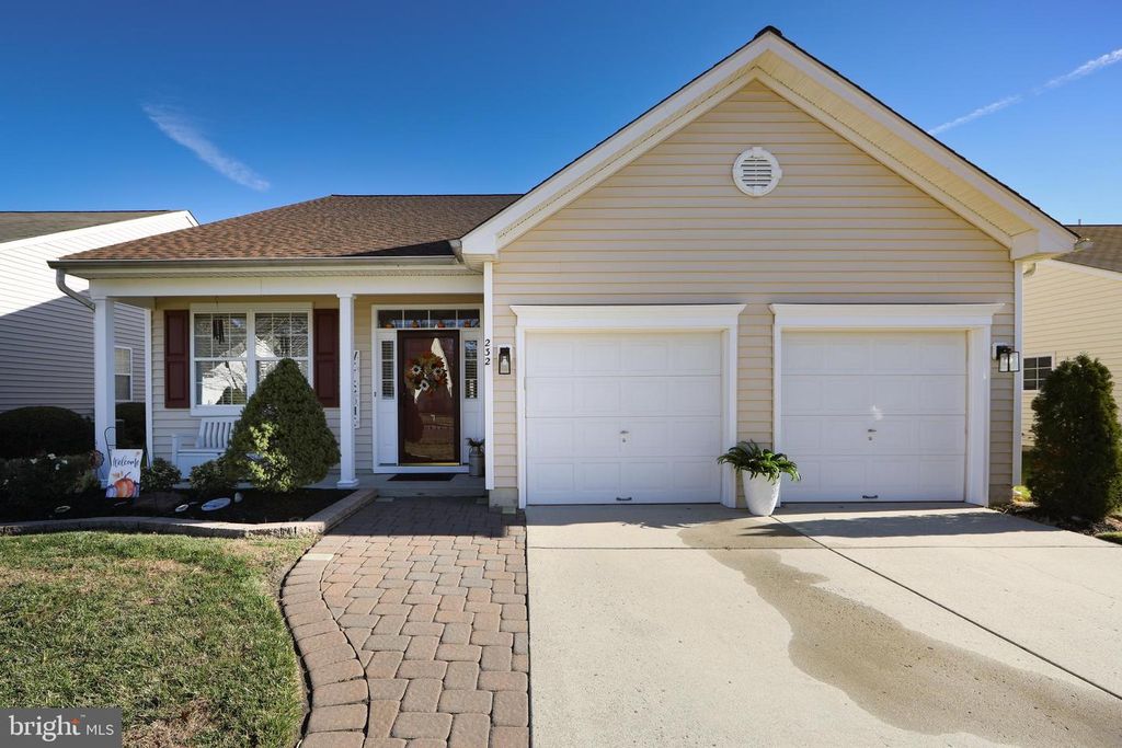 232 SNOWY EGRET LN, West Deptford, NJ 08086