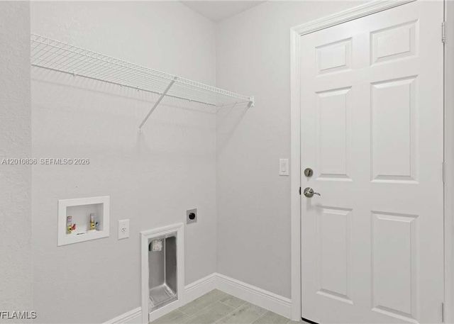 604 WILMINGTON, Cape Coral, FL 33993