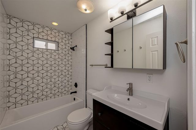 917 Adele Street, Houston, TX 77009