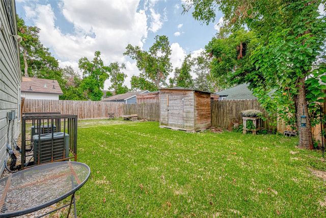 917 Adele Street, Houston, TX 77009