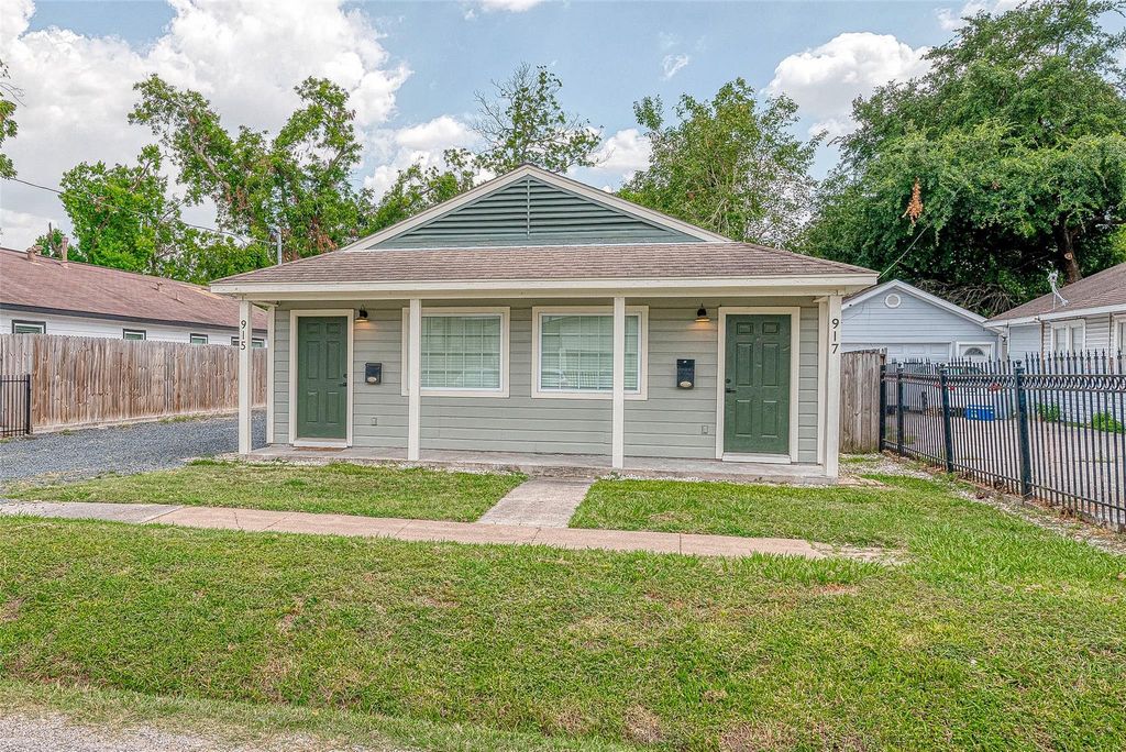 917 Adele Street, Houston, TX 77009
