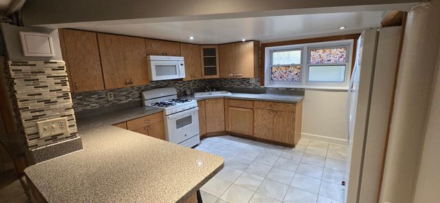 5135 W Roscoe Street B, Chicago, IL 60641