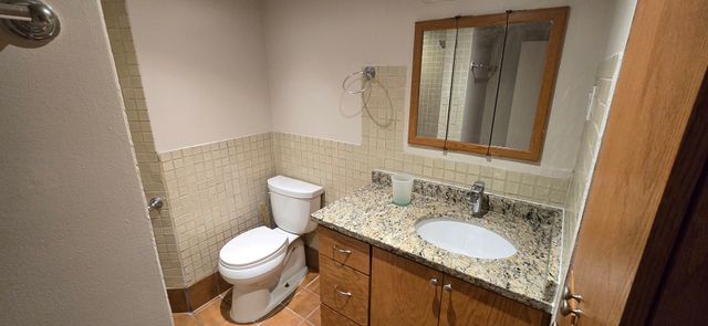 5135 W Roscoe Street B, Chicago, IL 60641