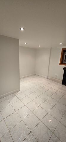 5135 W Roscoe Street B, Chicago, IL 60641