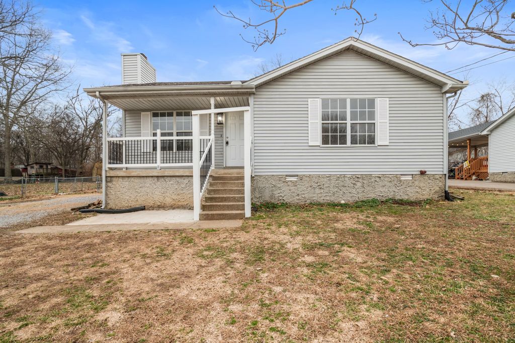 110 Chatham Ct, La Vergne, TN 37086