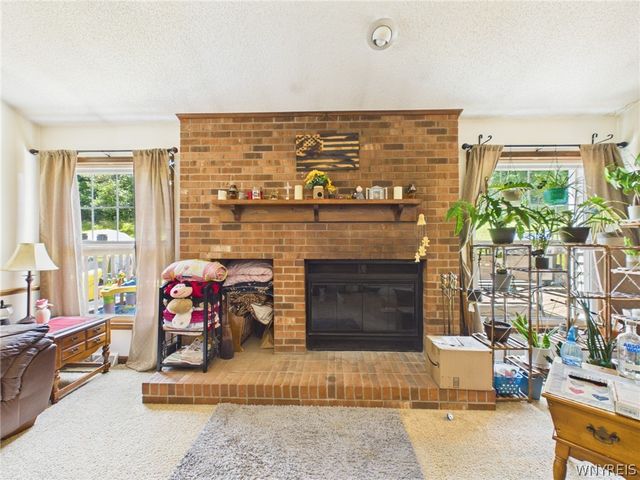 73 Larsen Lane, West Seneca, NY 14224