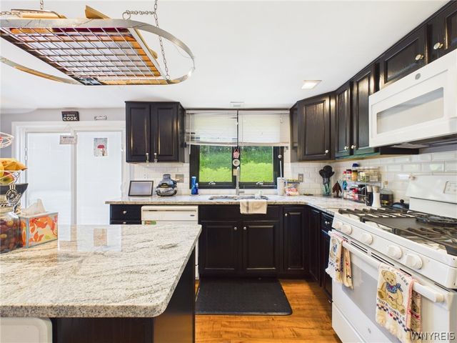 73 Larsen Lane, West Seneca, NY 14224