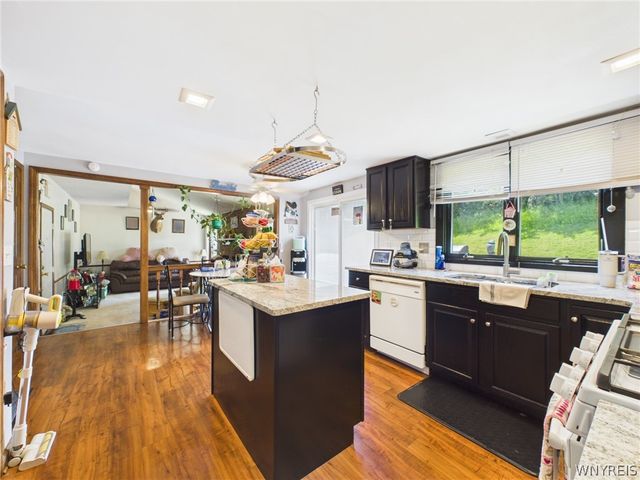 73 Larsen Lane, West Seneca, NY 14224