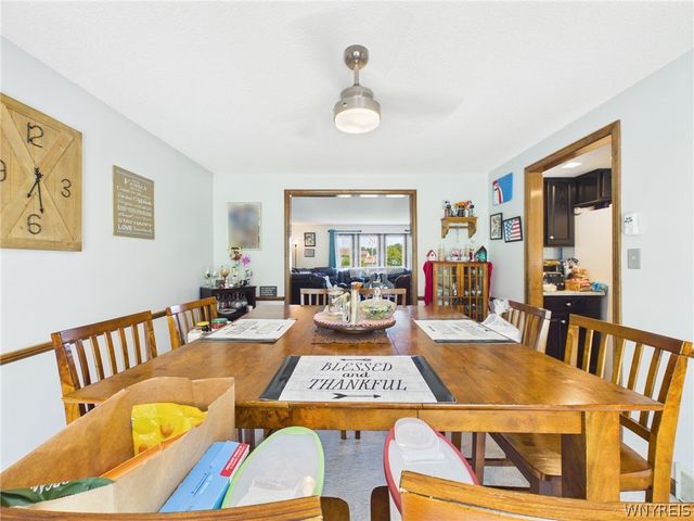 73 Larsen Lane, West Seneca, NY 14224