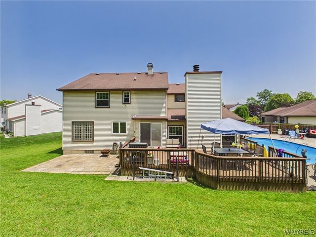 73 Larsen Lane, West Seneca, NY 14224