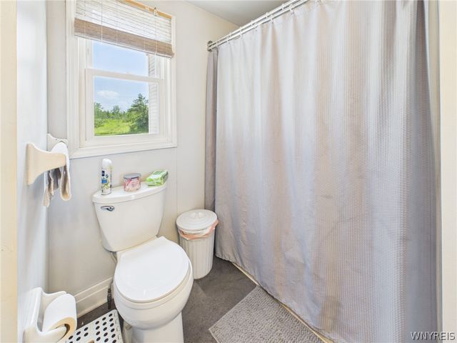 73 Larsen Lane, West Seneca, NY 14224