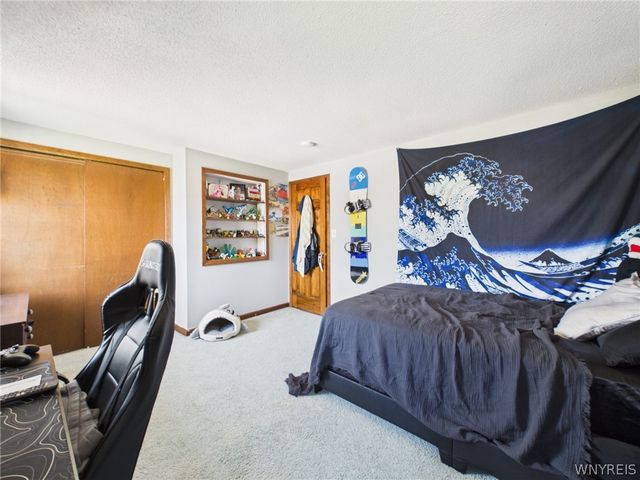 73 Larsen Lane, West Seneca, NY 14224