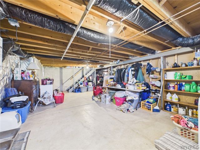 73 Larsen Lane, West Seneca, NY 14224