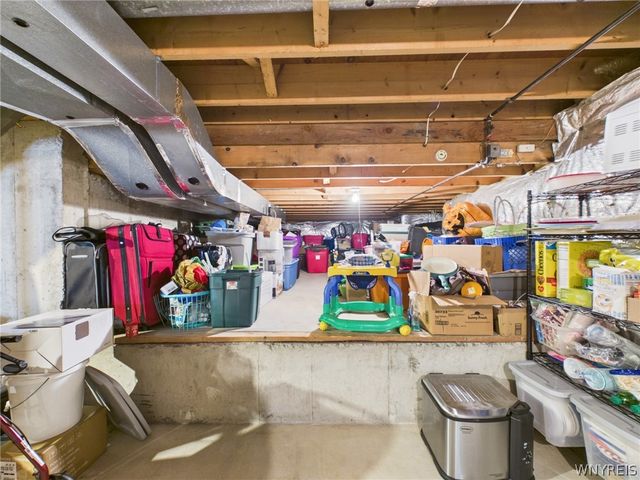 73 Larsen Lane, West Seneca, NY 14224