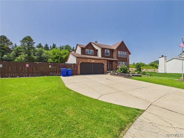 73 Larsen Lane, West Seneca, NY 14224