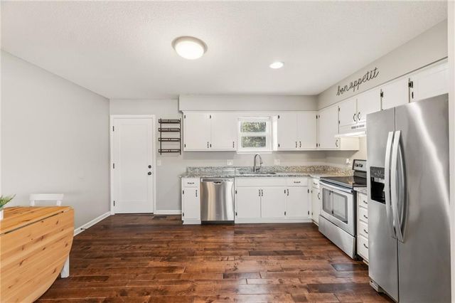 1225 E Cothrell Street, Olathe, KS 66061