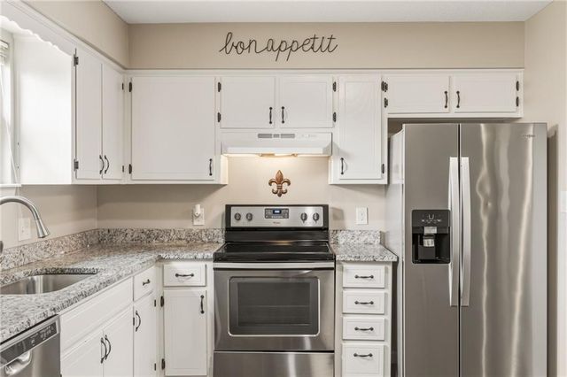 1225 E Cothrell Street, Olathe, KS 66061