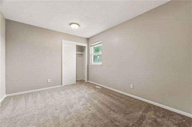 1225 E Cothrell Street, Olathe, KS 66061