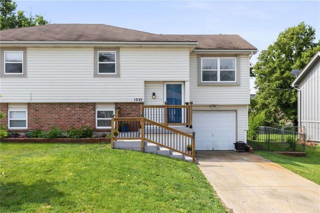 1225 E Cothrell Street, Olathe, KS 66061