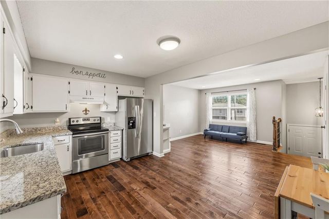 1225 E Cothrell Street, Olathe, KS 66061