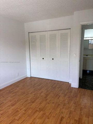 5937 Forest Hill Blvd 204, West Palm Beach, FL 33415