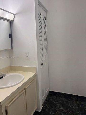 5937 Forest Hill Blvd 204, West Palm Beach, FL 33415