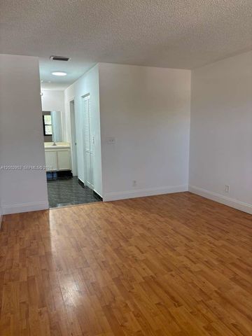 5937 Forest Hill Blvd 204, West Palm Beach, FL 33415