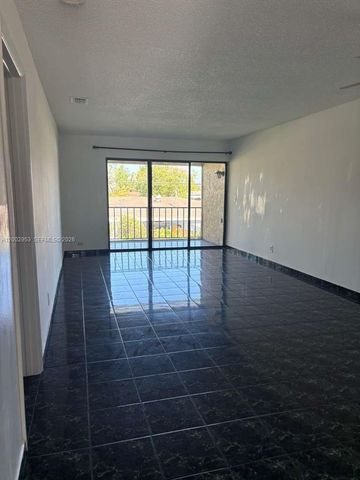 5937 Forest Hill Blvd 204, West Palm Beach, FL 33415