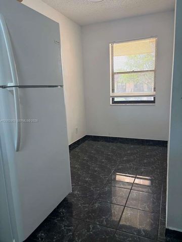 5937 Forest Hill Blvd 204, West Palm Beach, FL 33415