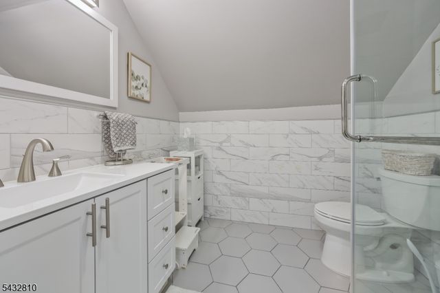 44 Terhune Ave, Passaic City, NJ 07055