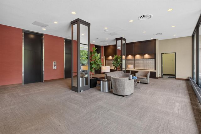 19 S 1st Street B305, Minneapolis, MN 55401