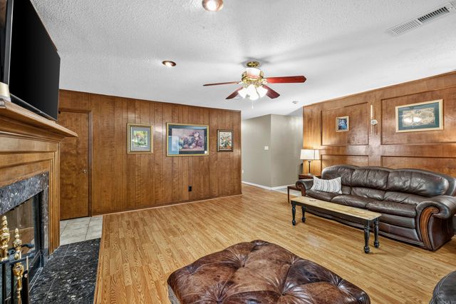 6 Beaconsfield Court, Sherwood, AR 72120