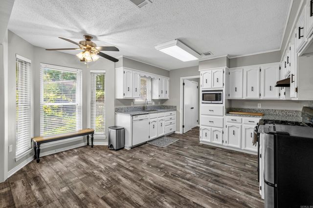 6 Beaconsfield Court, Sherwood, AR 72120
