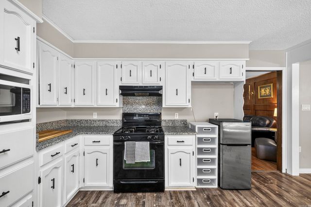 6 Beaconsfield Court, Sherwood, AR 72120