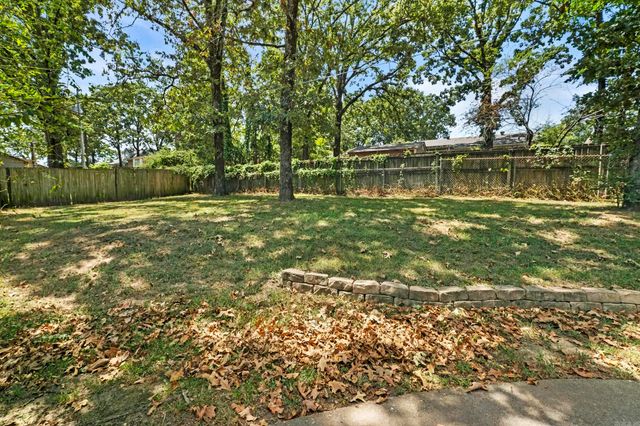 6 Beaconsfield Court, Sherwood, AR 72120