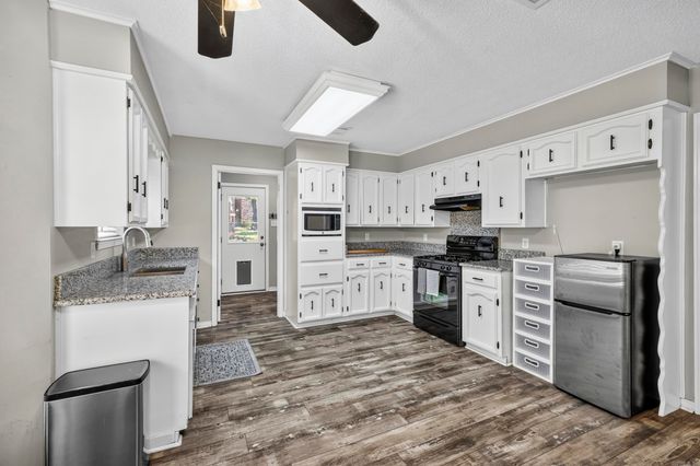 6 Beaconsfield Court, Sherwood, AR 72120
