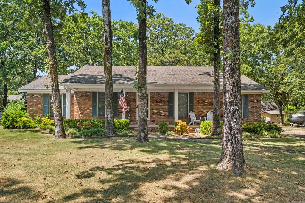6 Beaconsfield Court, Sherwood, AR 72120
