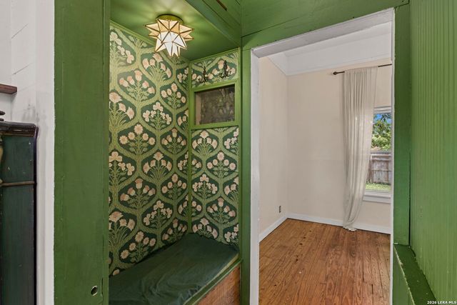 1266 Holbrook, San Antonio, TX 78218